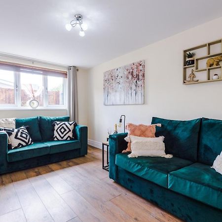 Charming 3-Bed Cottage In Chester, Ideal For Families & Workers, Free Parking - Sleeps 7 エクステリア 写真
