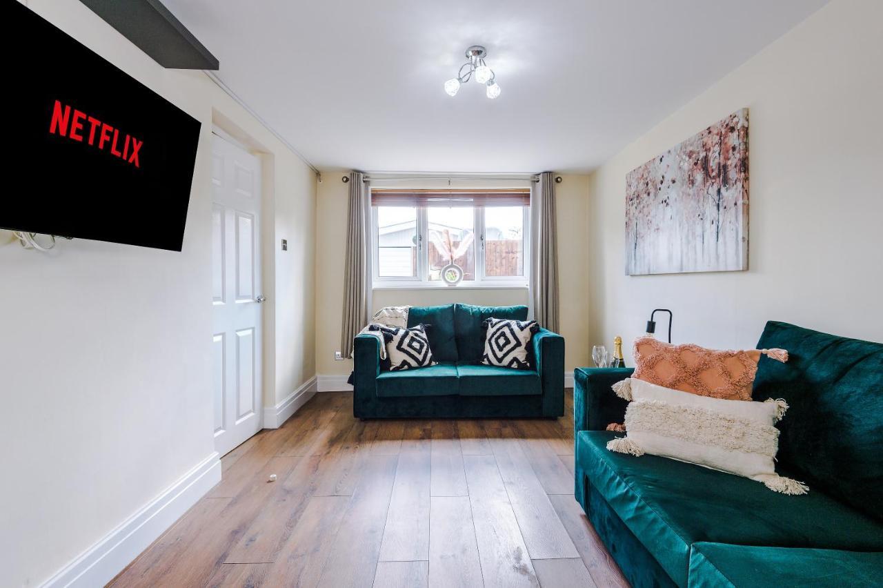 Charming 3-Bed Cottage In Chester, Ideal For Families & Workers, Free Parking - Sleeps 7 エクステリア 写真