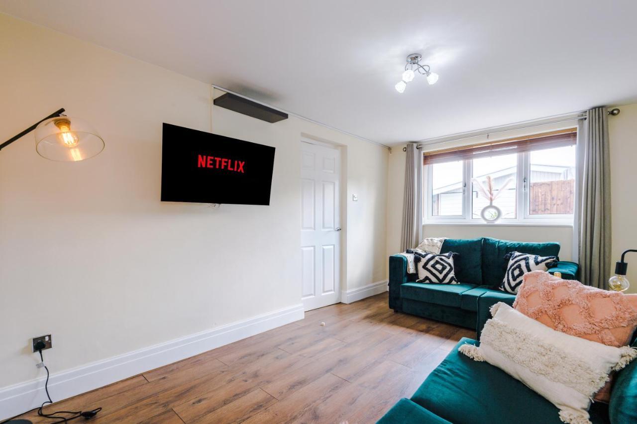 Charming 3-Bed Cottage In Chester, Ideal For Families & Workers, Free Parking - Sleeps 7 エクステリア 写真