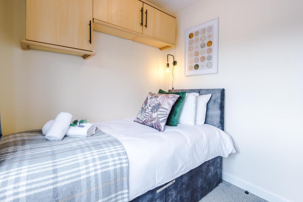 Charming 3-Bed Cottage In Chester, Ideal For Families & Workers, Free Parking - Sleeps 7 エクステリア 写真