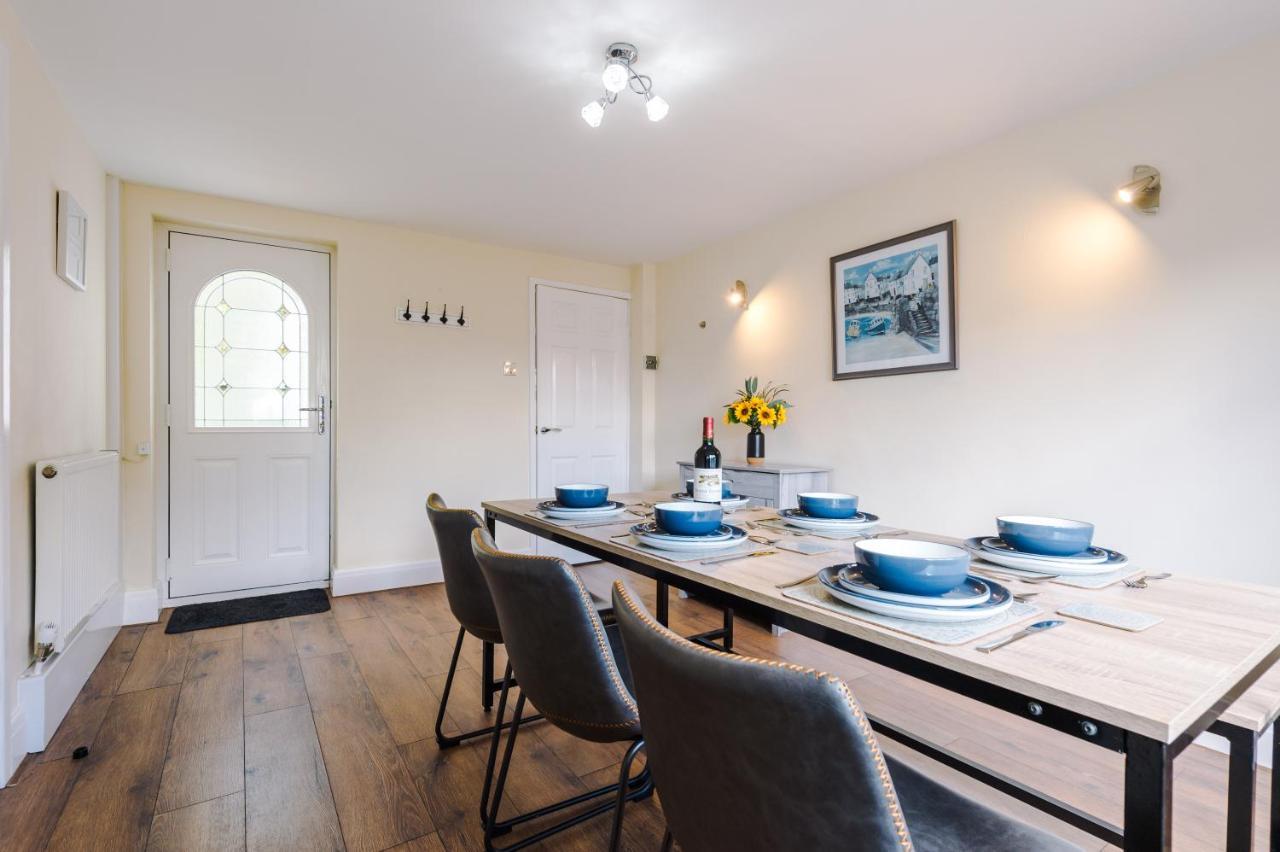 Charming 3-Bed Cottage In Chester, Ideal For Families & Workers, Free Parking - Sleeps 7 エクステリア 写真
