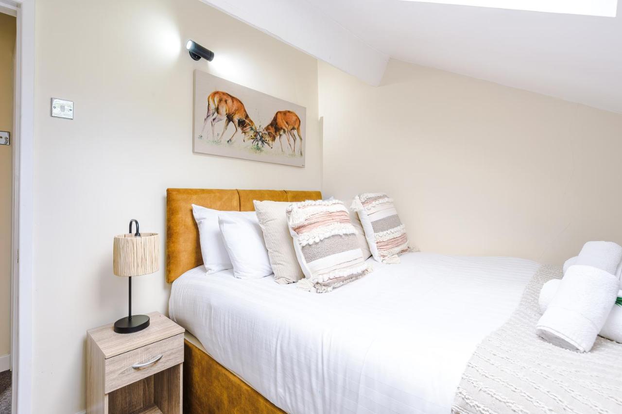 Charming 3-Bed Cottage In Chester, Ideal For Families & Workers, Free Parking - Sleeps 7 エクステリア 写真